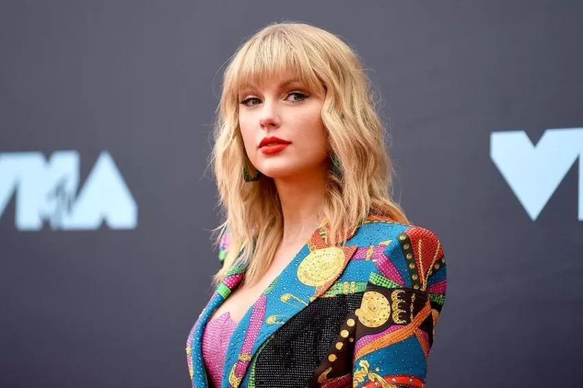 La cantante estadounidense Taylor Swift dona 50.000 dólares a una madre de cinco hijas cuyo marido murió por coronavirus
