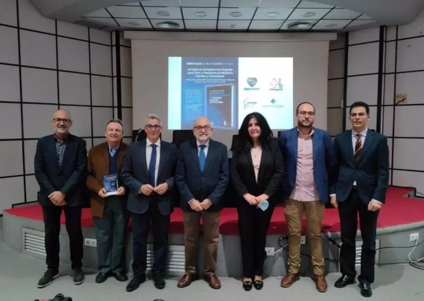 Tres médicos de Cartagena participan en un libro sobre nuevos retos tecnológicos