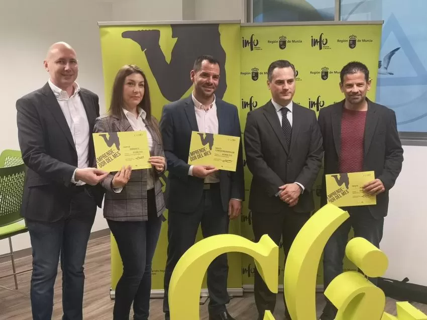 Tres murcianos ganan el 'Premio Emprendedor del Mes'