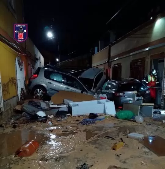 Un fallecido y multitud de personas rescatadas a causa de las inundaciones en Murcia