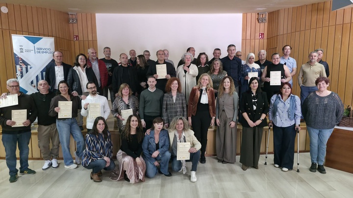 35 desempleados en Murcia obtienen formación y oportunidades laborales en construcción tras 9 meses de programa del