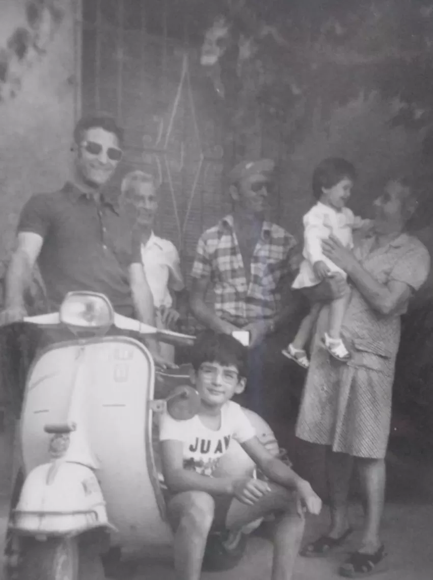 Un verano en la infancia de: Juan Tomás Frutos - Escritor, periodista, cronista y poeta, 