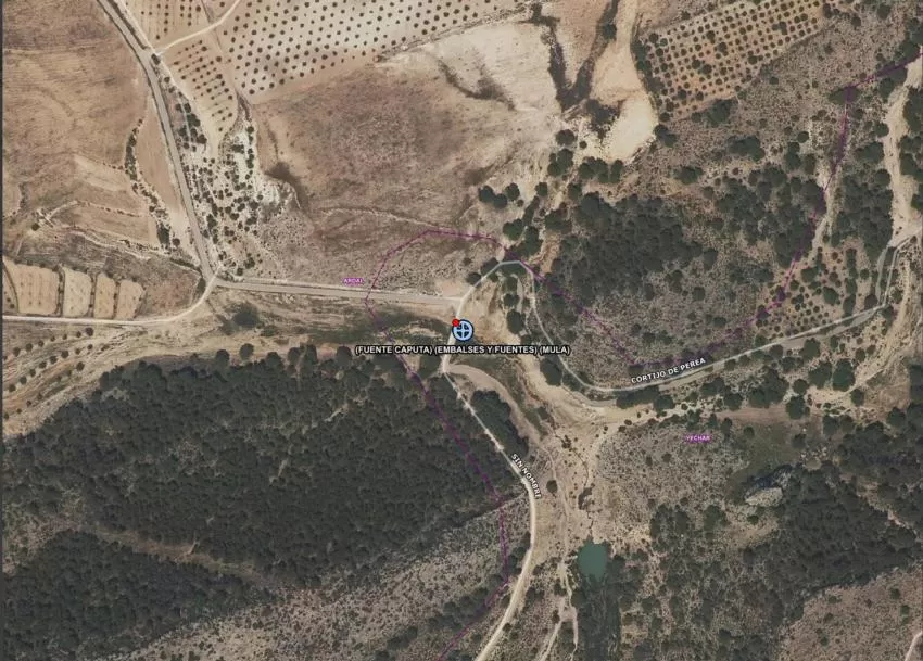 Una trabajadora resulta herida al golpearse con un tractor en Mula