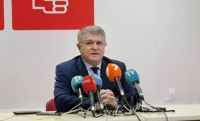 Vélez presenta su precandidatura a la secretaría general del PSRM-PSOE: "Es un día de mucho orgullo para mí"