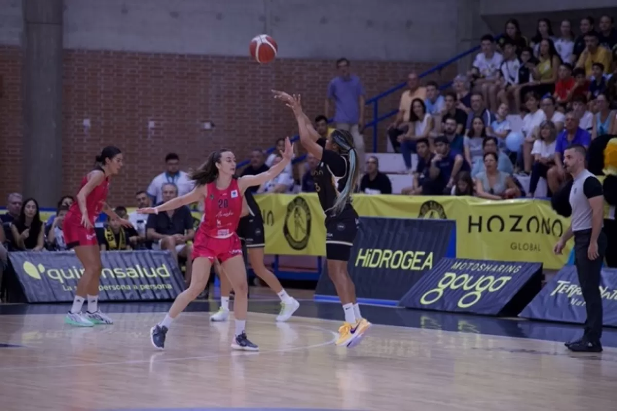 Victoria en el regreso del baloncesto al Fausto Vicent
