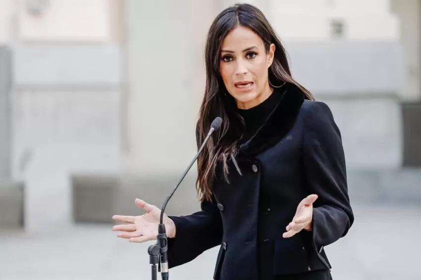 Villacís rechaza una moción de censura contra Almeida, pero avisa: "Llegaremos hasta el final"