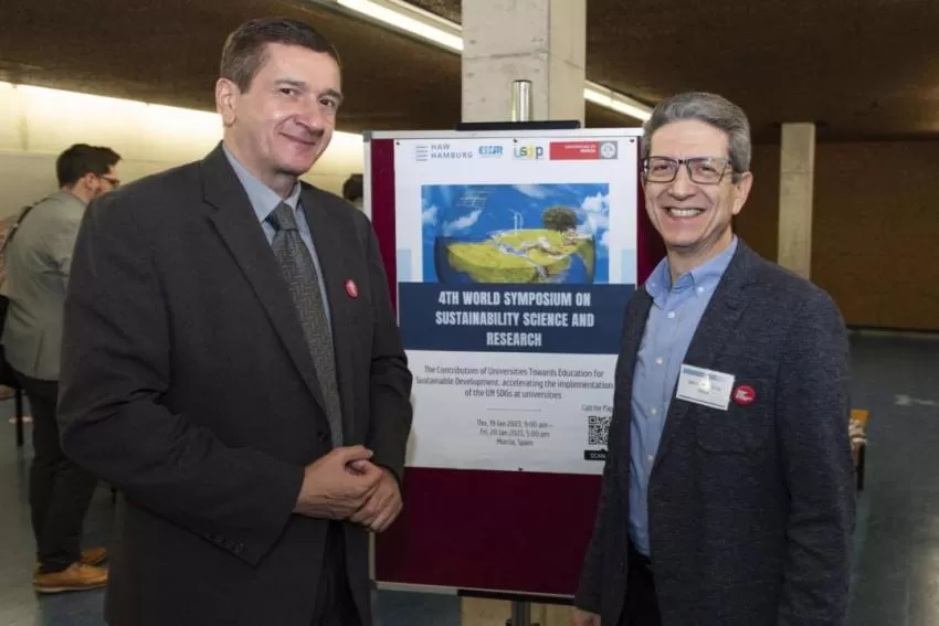 Walter Leal advierte en la UMU de lo "insostenible" del sistema económico