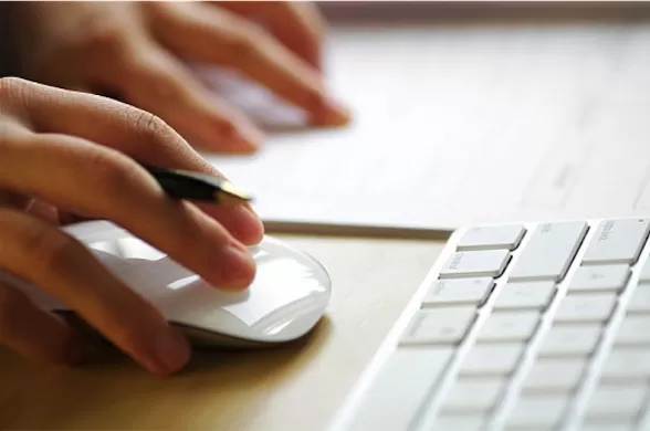 Y si, ¿aprovechamos el aislamiento para reciclar nuestra formación?