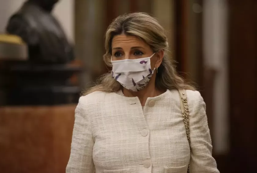 Yolanda Díaz: "El problema del rey emérito no es donde resida, es que tiene que rendir cuentas sobre lo que hizo"