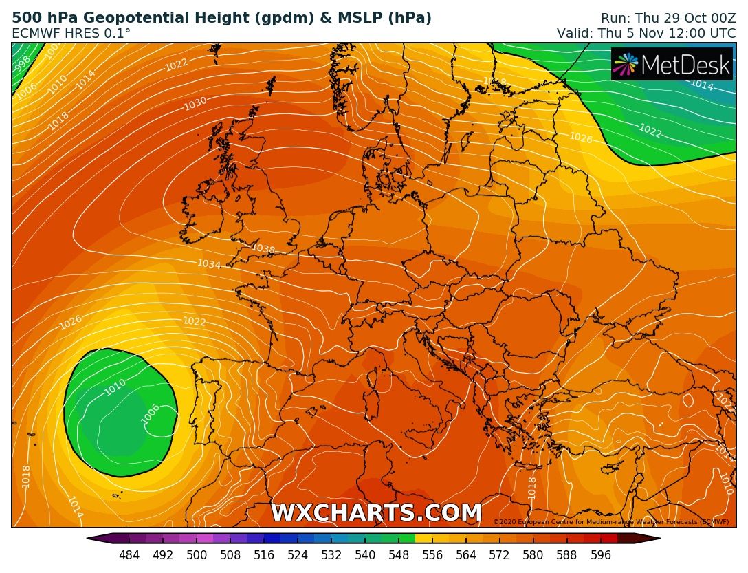 Mapa previsto para el jueves 5 de noviembre a las 12 UTC. Altura geopotencial a 500 hPa y presión atmosférica en superficie. Véase la presencia de una DANA cerca del Golfo de Cádiz. 