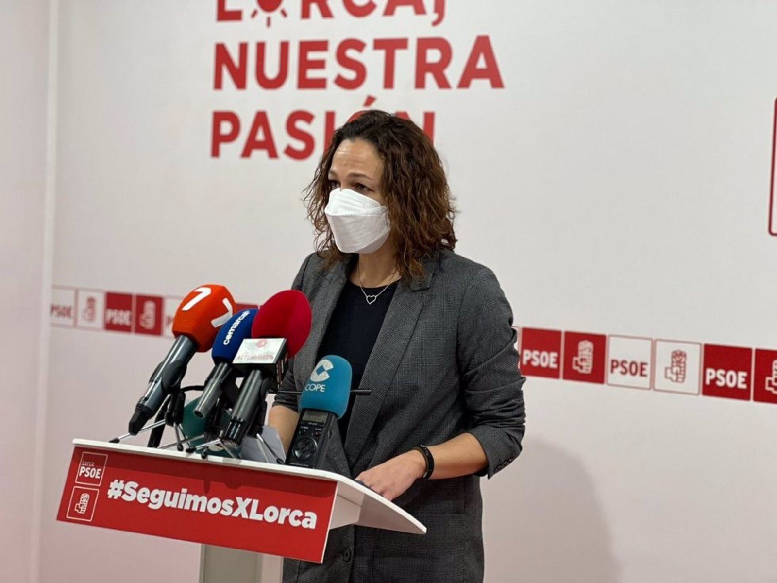 Psoe de lorca pide el cese del edil del pp fulgencio gil por no condenar con contundencia el asalto al ayuntamiento