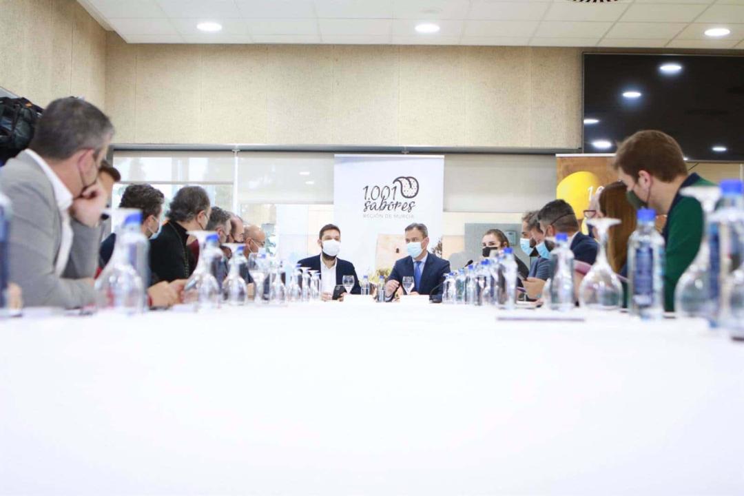 Diez jovenes murcianos reciben las becas gastroestrellas para formarse en restaurantes con estrella michelin