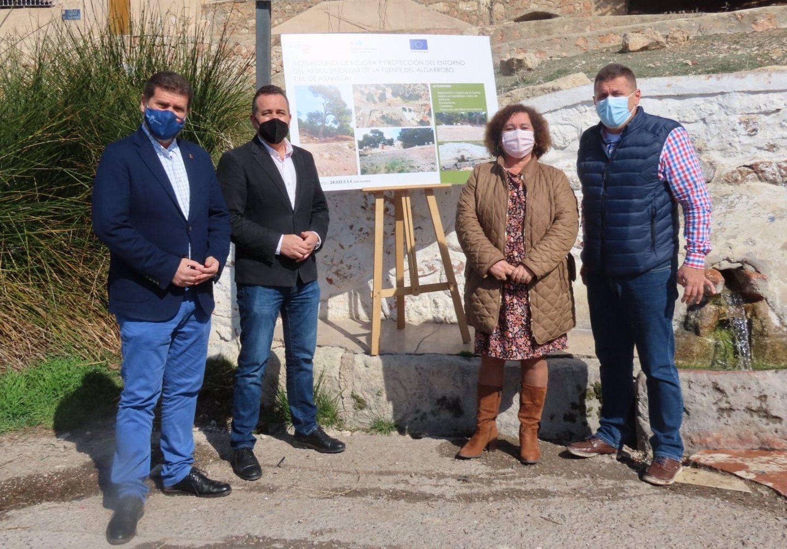 La comunidad aborda la adecuacion del entorno de la fuente del algarrobo de abanilla