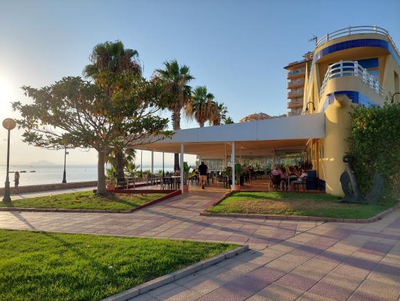 Restaurantes La Manga mirando al mar