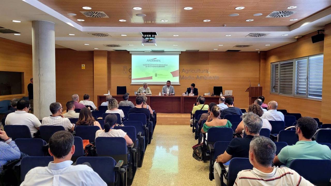 Una jornada analiza el desarrollo de la ley de la cadena alimentaria en la region de murcia