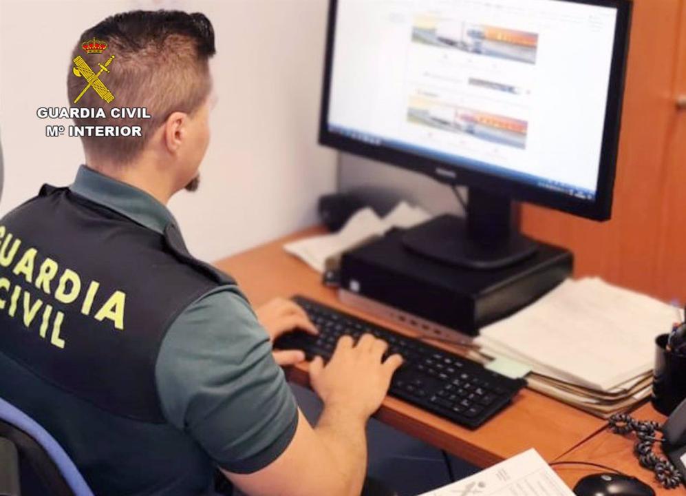 La guardia civil investiga a tres personas por estafar mas de 20 000 euros a un vecino de mazarron murcia