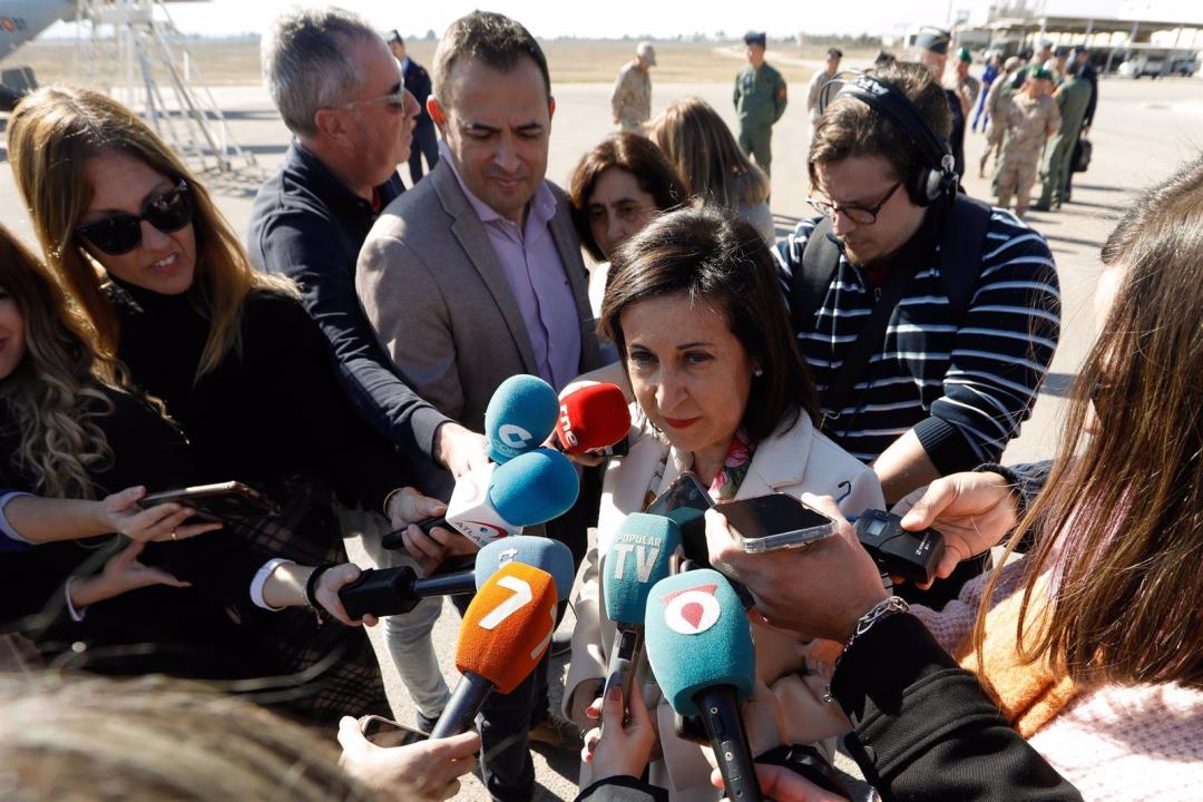 Robles sobre el envio de tanques a ucrania estamos preparando material para una guerra en la que hay un enemigo